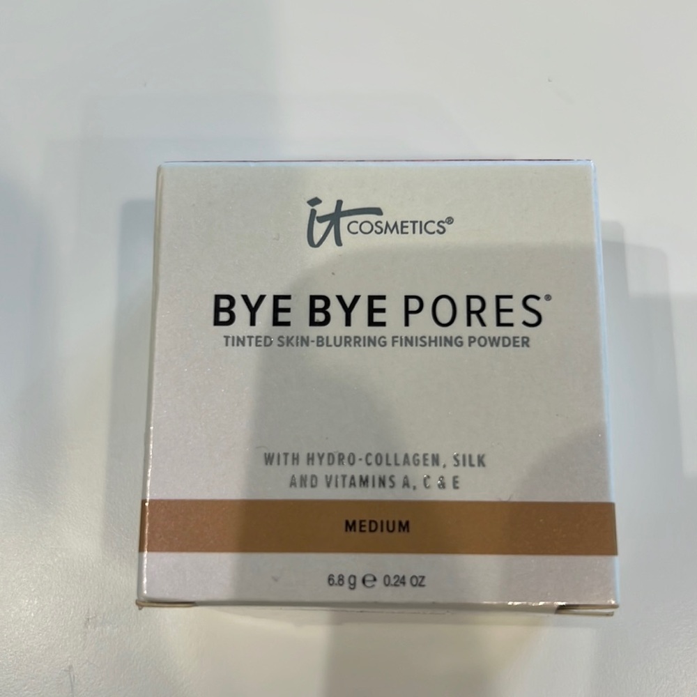 It Cosmetics Bye Bye Pores Powder